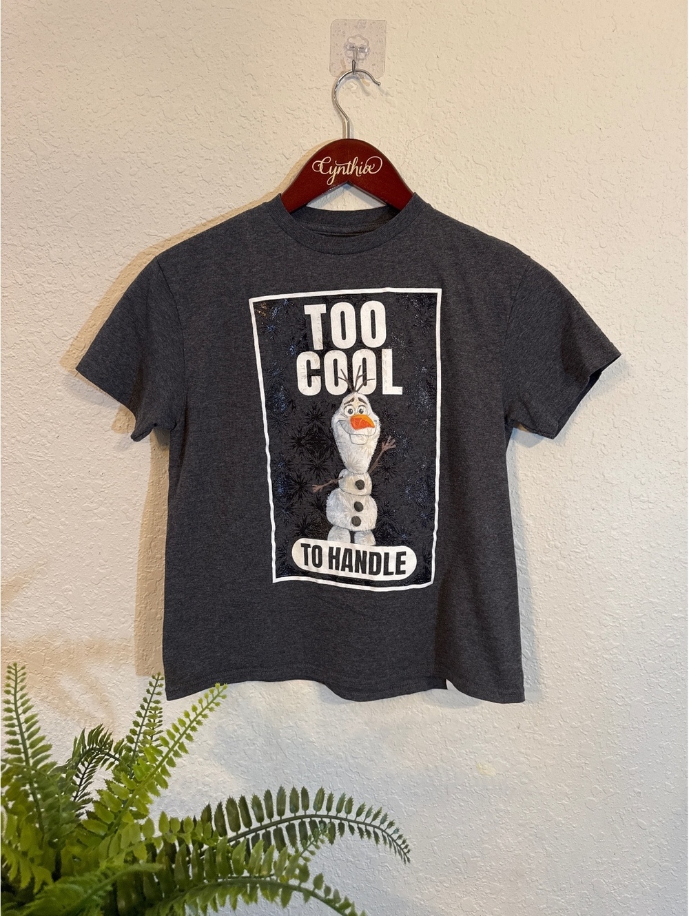Disney Frozen II Olaf “Too Cool to Handle” Gray Short Sleeve T-Shirt Boys 8